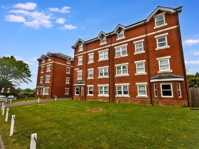 Apartment for rent in Bridgemere, Eastbourne