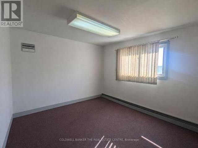 Commercial for rent in Barrie, Ontario
