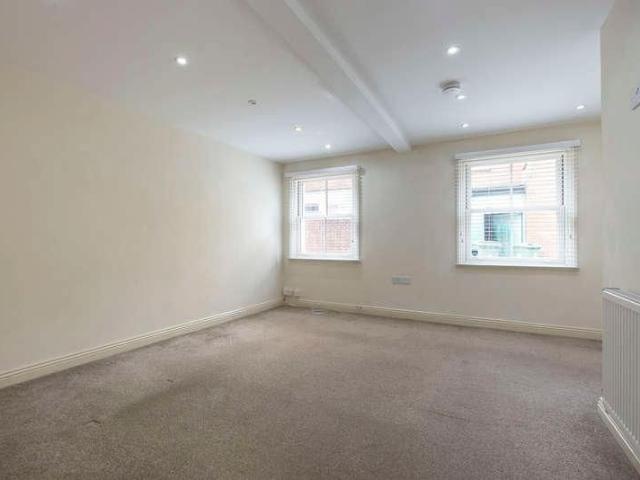 House for rent in Bath Road Shops, Cheltenham