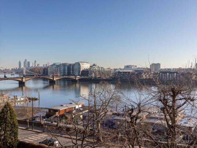 Apartment for rent in Brompton, Greater London