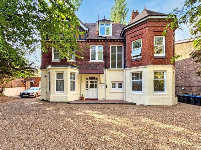 Studio for rent in Oakhill, Greater London