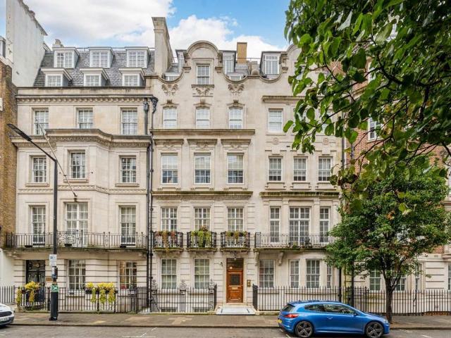 Apartment for rent in Mayfair, Greater London