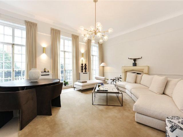 Apartment for rent in Mayfair, Greater London