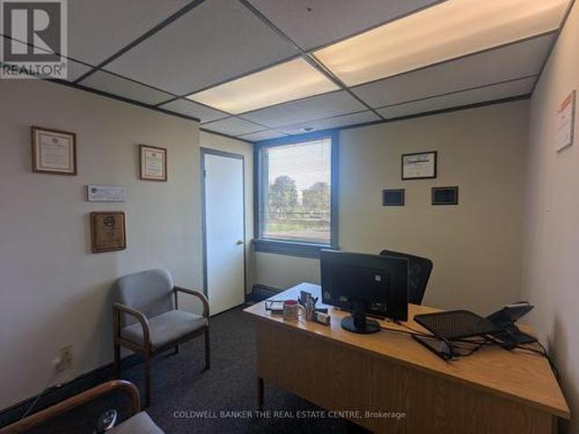 Commercial for rent in Barrie, Ontario