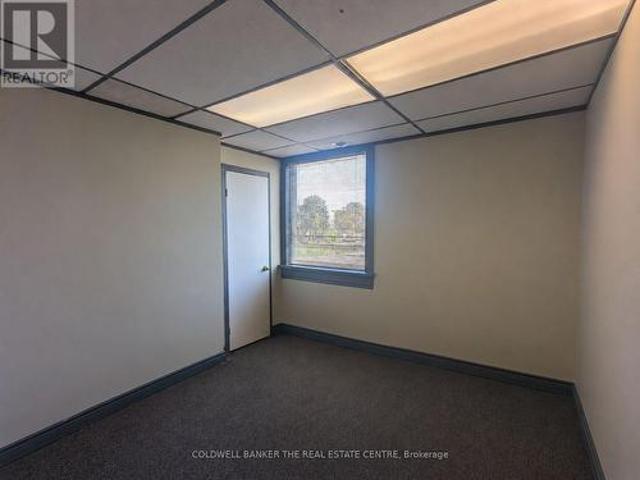 Commercial for rent in Barrie, Ontario