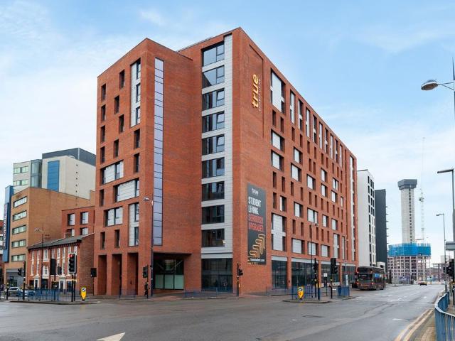 Studio for rent in West Midlands