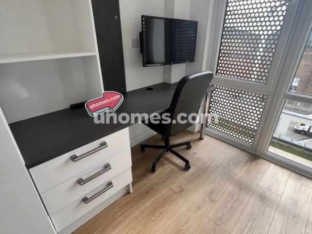Studio for rent in Hillfields, West Midlands