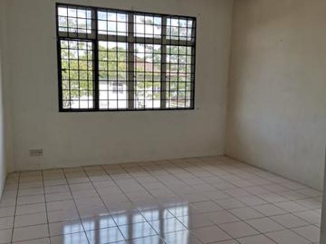 Townhouse for sale in Petaling, Alam Impian