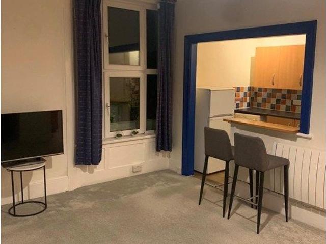 Studio for rent in St James, Sandown Park