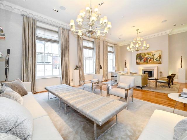Apartment for rent in Mayfair, Greater London