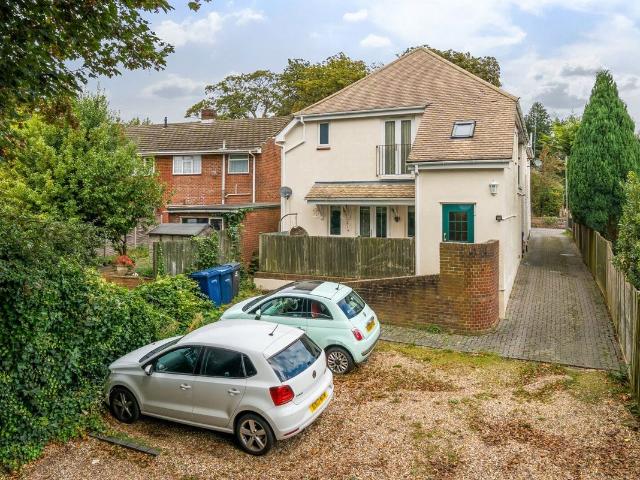 Apartment for rent in Upper Hale, Fole