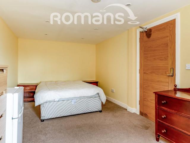 Room for rent in Upper Hale, Waverley