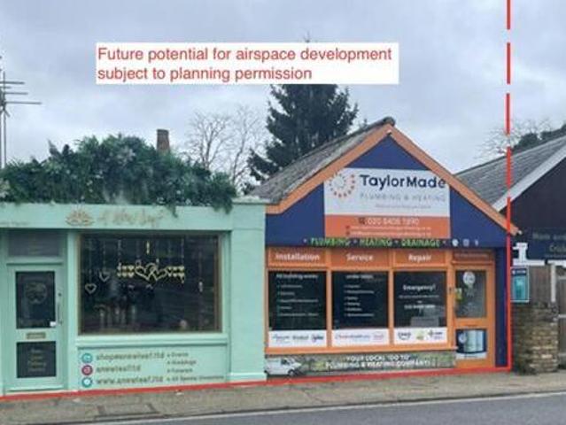 House for sale in Deepcut, Surrey