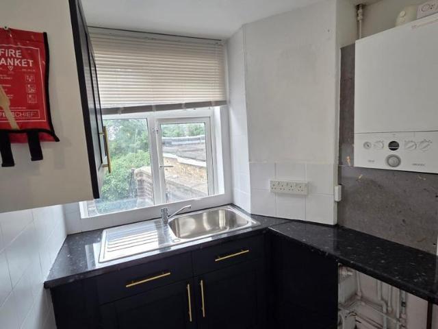 Apartment for rent in Woodcote, Epsom