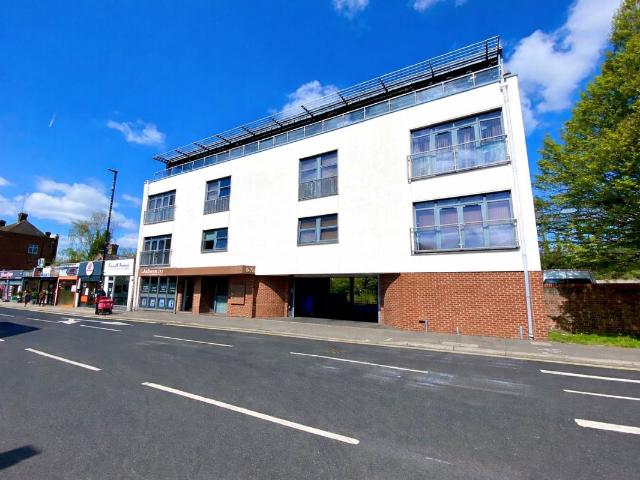 Apartment for rent in Woodcote, Epsom