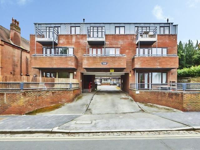 Apartment for rent in St Albans, Five Acres
