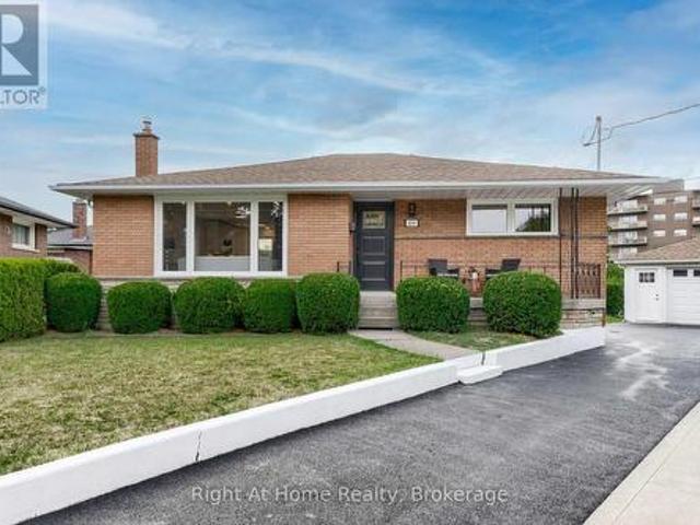 House for rent in Ancaster, Ontario