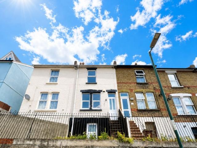 House for rent in Luton, Chatham