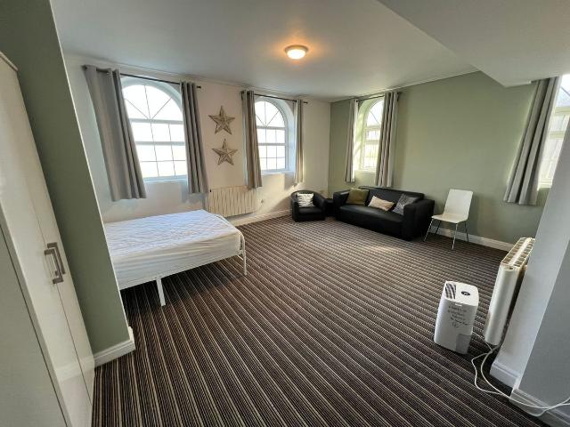 Room for rent in West Bank, Widnes