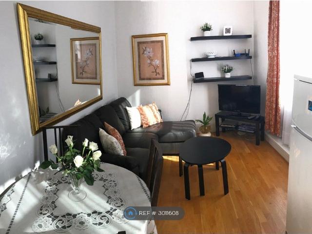 Apartment for rent in Marylebone, Greater London