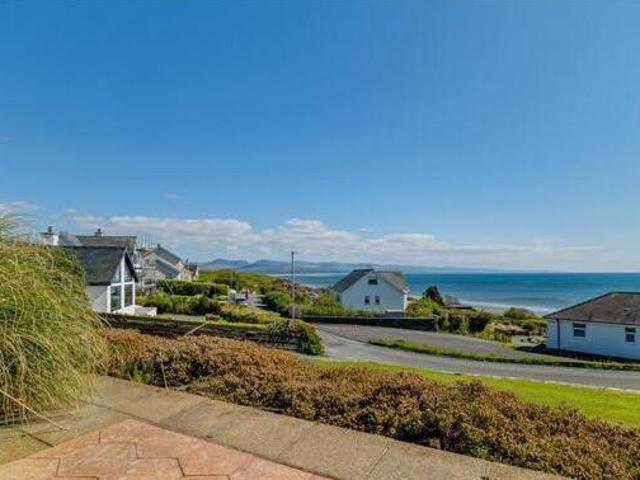 House for sale in Criccieth, Wales