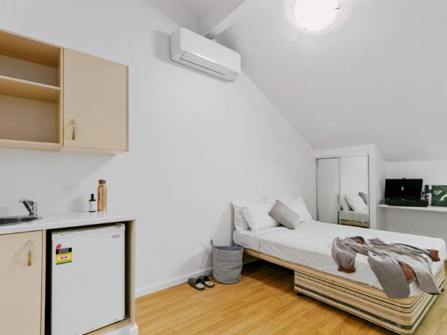 Granny Flat for rent in Toombul, Queensland