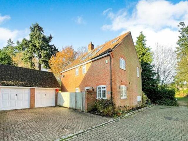 House for sale in Fleet, Hart