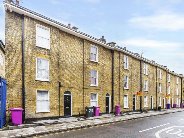 House for rent in Poplar Grove, Greater London