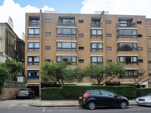 Apartment for rent in Maitland Park, Greater London