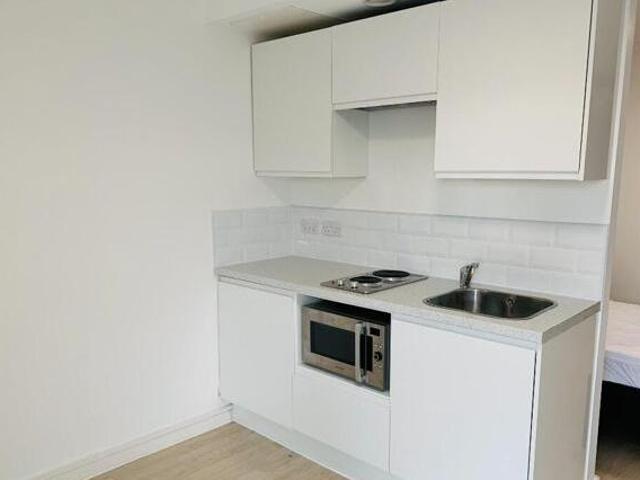 House for rent in Calderstones