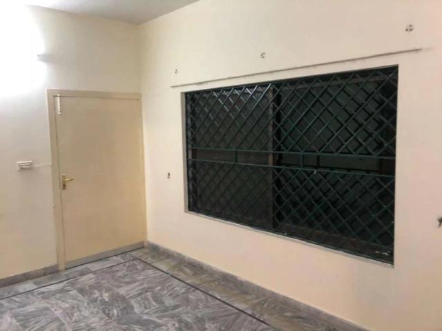House for rent in ای-11, Golra Sharif
