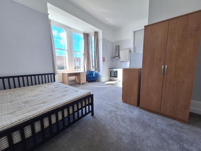 Studio for rent in Newtown, Reading