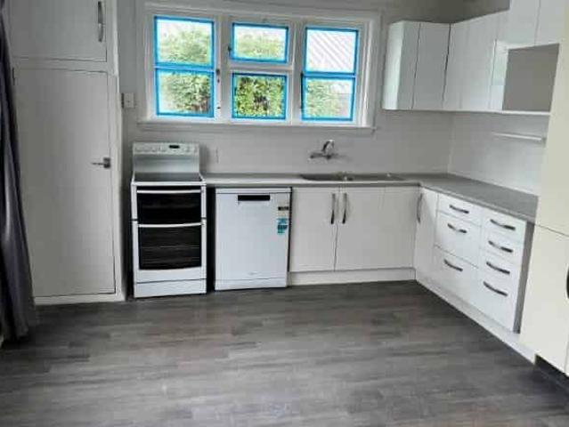 House for rent in Chaslands, Canterbury