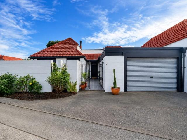 House for rent in Chaslands, Canterbury