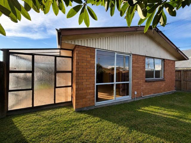 Apartment for rent in Chaslands, Canterbury