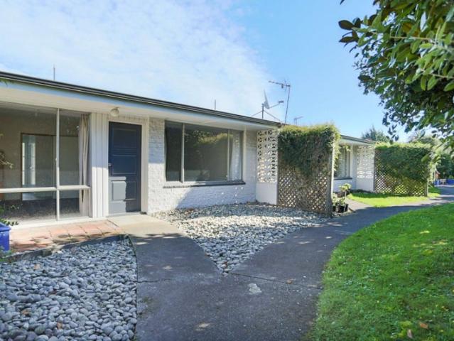 Apartment for rent in Chaslands, Canterbury