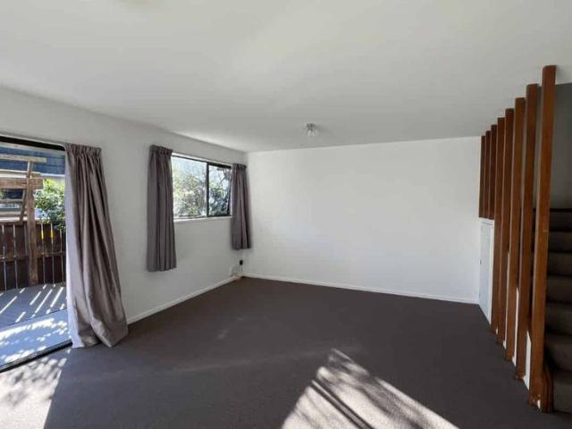 House for rent in Chaslands, Canterbury