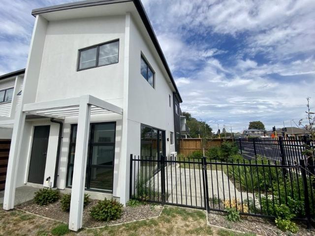 Apartment for rent in Chaslands, Canterbury