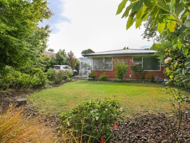 House for rent in Chaslands, Canterbury