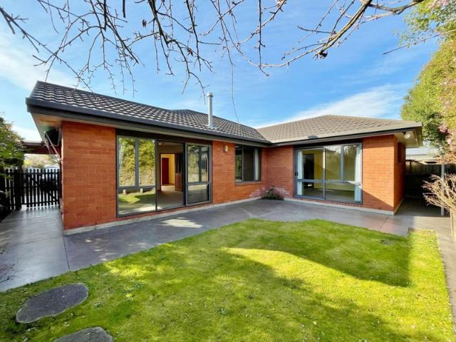 House for rent in Chaslands, Canterbury