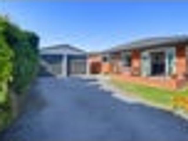 House for rent in Chaslands, Canterbury