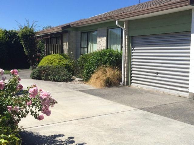 Apartment for rent in Chaslands, Canterbury