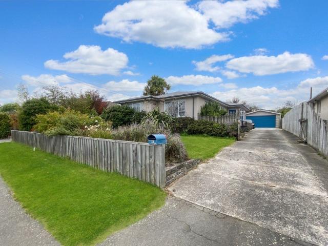 House for rent in Chaslands, Canterbury