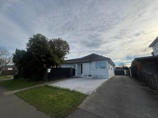 House for rent in Chaslands, Canterbury