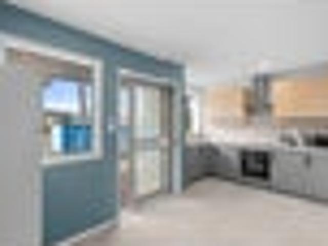 Apartment for rent in Chaslands, Canterbury
