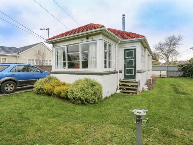 House for rent in Chaslands, Canterbury