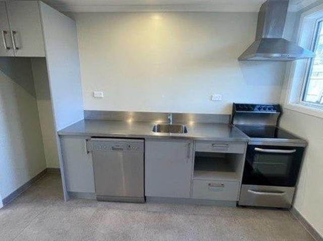 Apartment for rent in Chaslands, Canterbury