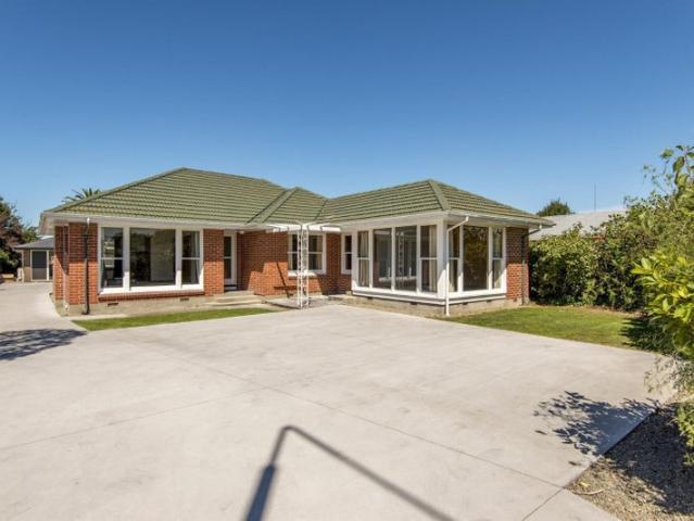 House for rent in Chaslands, Canterbury