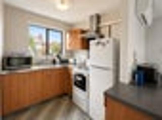 Apartment for rent in Chaslands, Canterbury