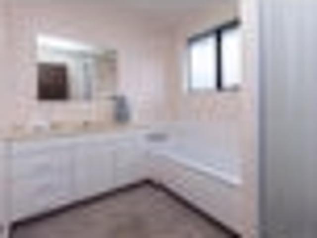 House for rent in Chaslands, Canterbury